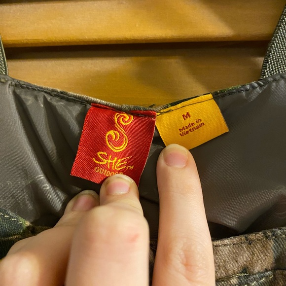 SHE Outdoor - Picture 3 of 3